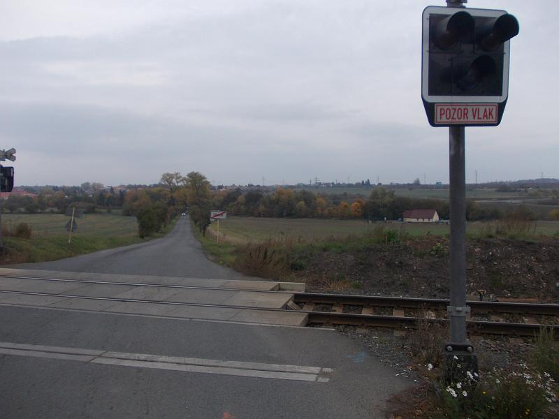 foto 006.jpg - Železniční přejezd ve Zbuzanech